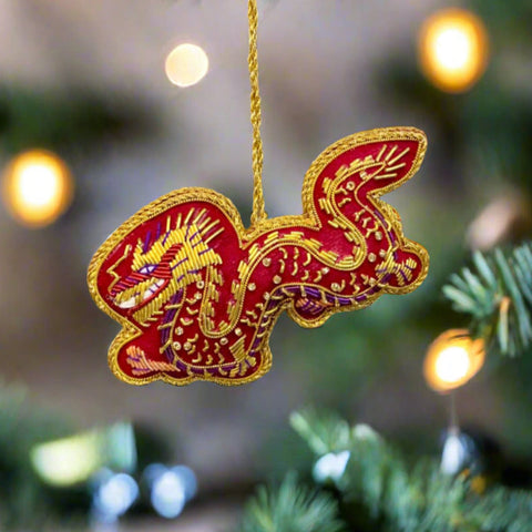 EMBROIDERED ORNAMENT : Dragon
