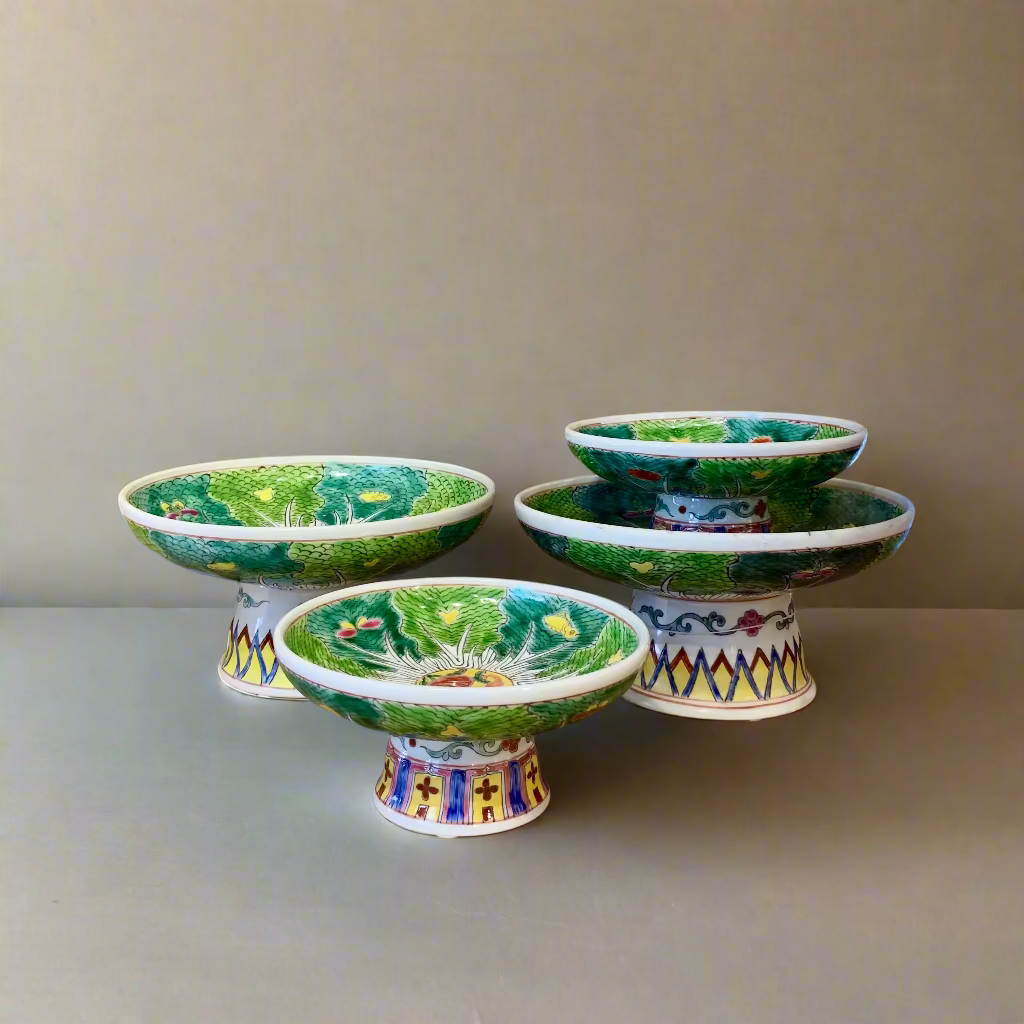 Chinese Hand-Painted Bok Choy Cabbage Leaf Ceramic Pedestal Bowl