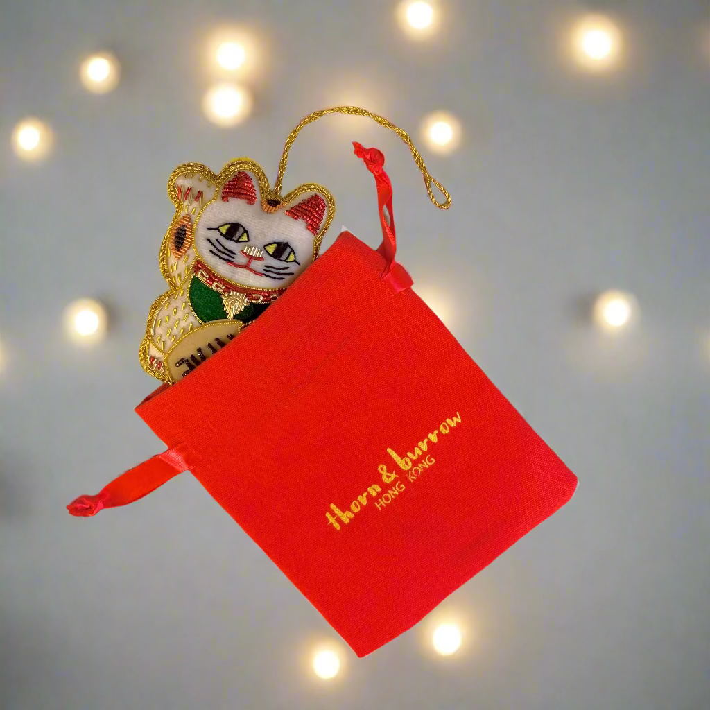 EMBROIDERED ORNAMENT : Lucky Cat
