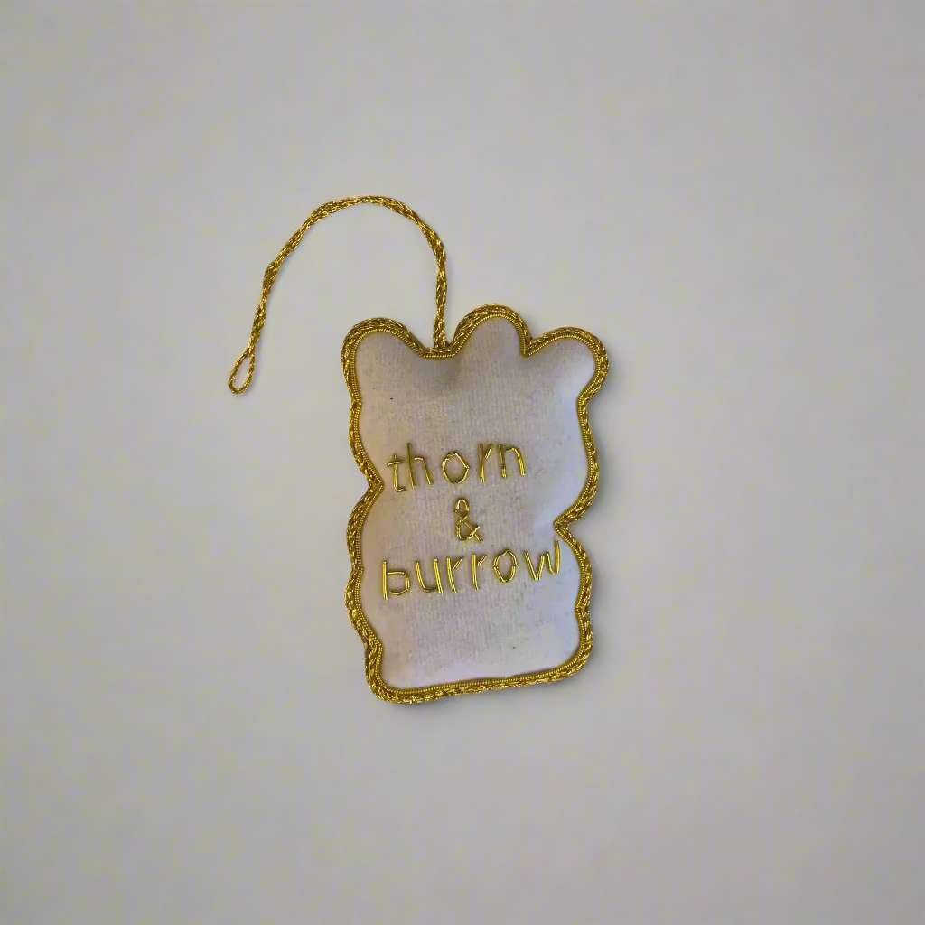 EMBROIDERED ORNAMENT : Lucky Cat