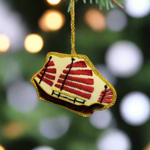 EMBROIDERED ORNAMENT : Junk Boat