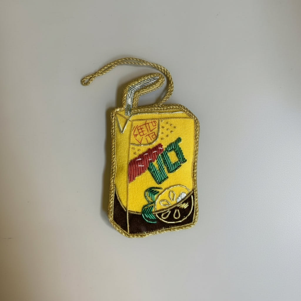 EMBROIDERED ORNAMENT : Vita Lemon Tea