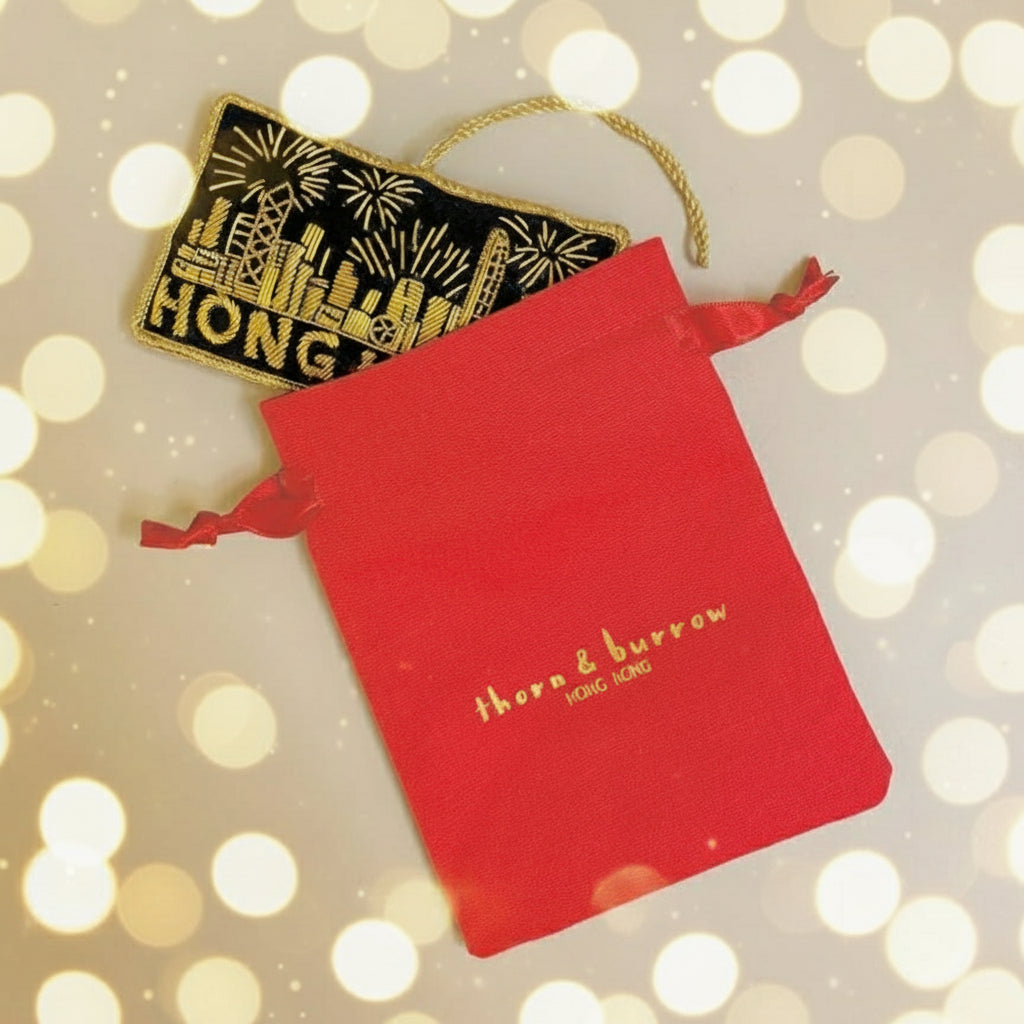 EMBROIDERED ORNAMENT : Hong Kong