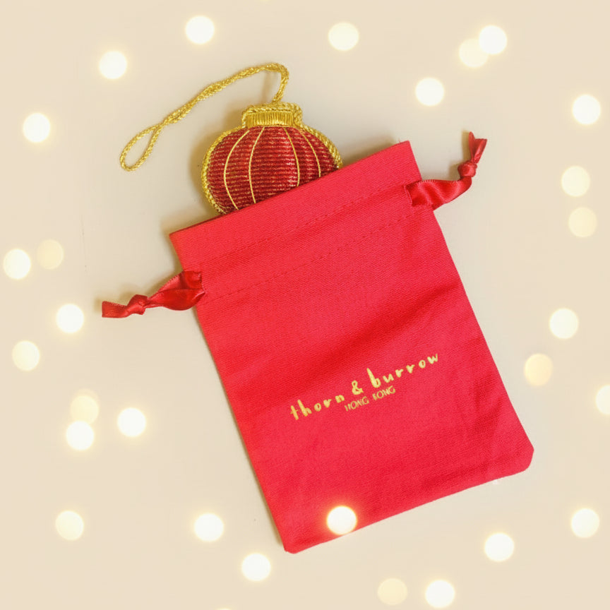 EMBROIDERED ORNAMENT : Lantern