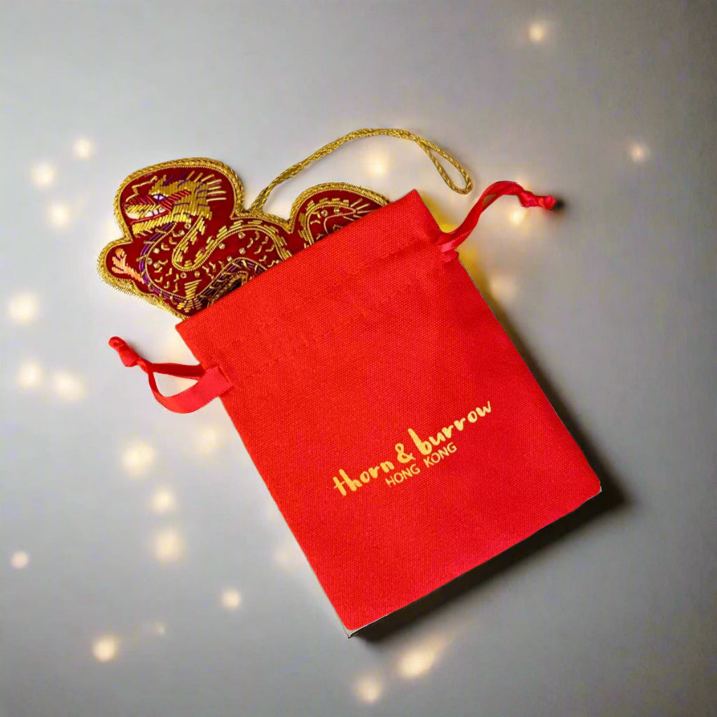 EMBROIDERED ORNAMENT : Dragon