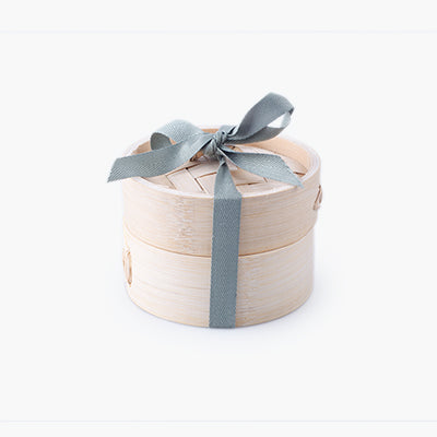 Dumpling salt and pepper shakers