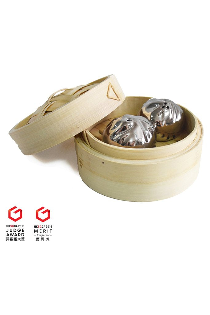 Dumpling salt and pepper shakers