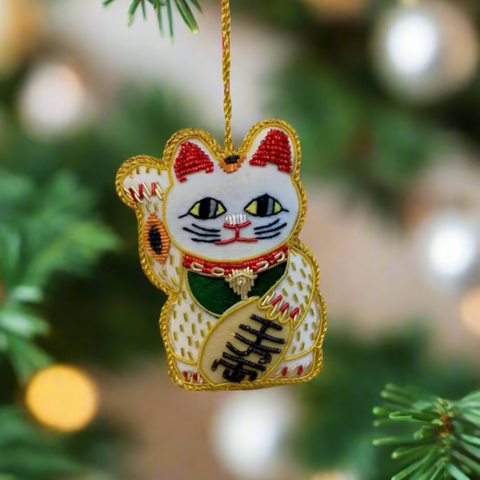 EMBROIDERED ORNAMENT : Lucky Cat