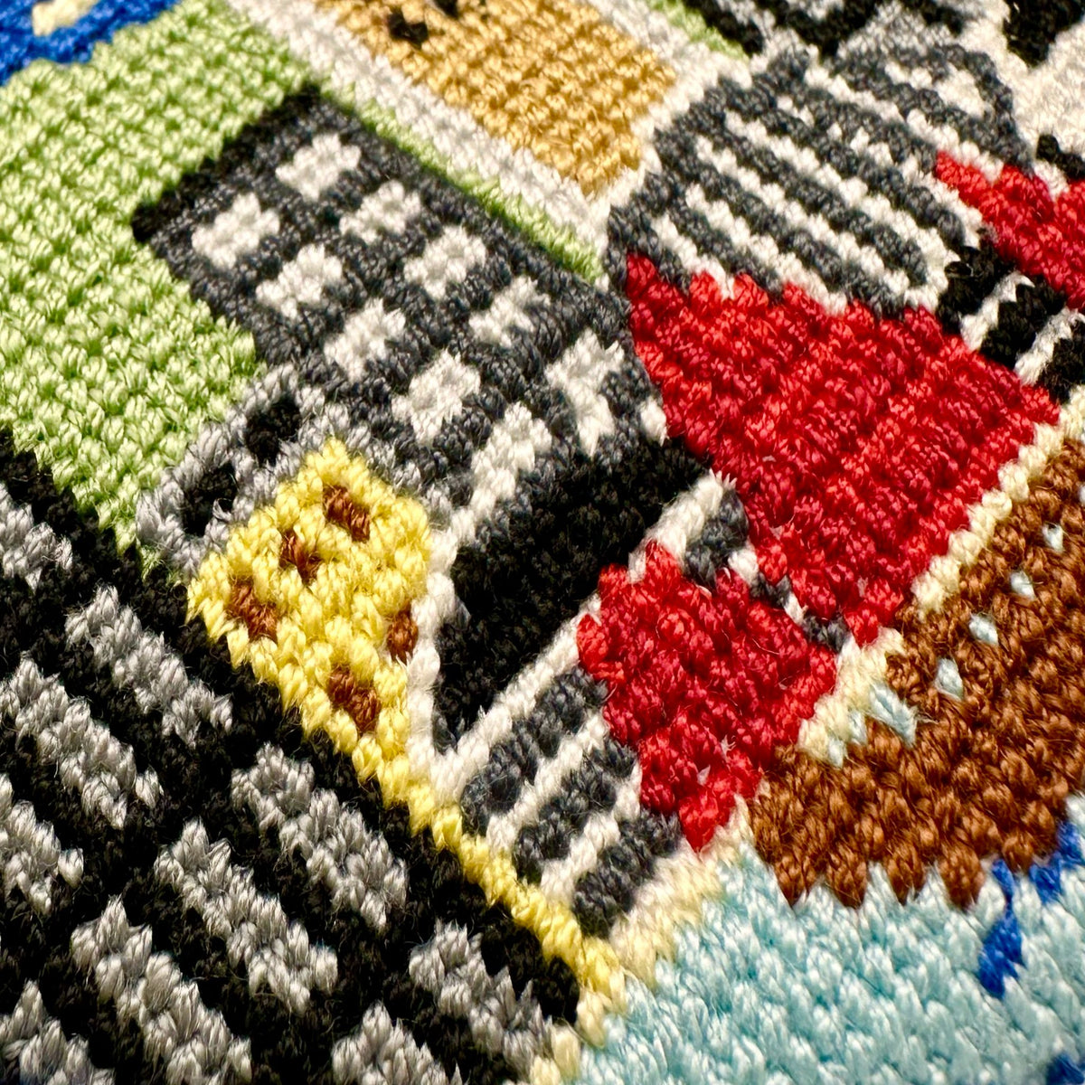 Hong Kong Skyline Needlepoint Ornament - Thorn and Burrow