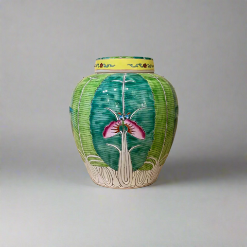 Chinese Hand-Painted Bok Choy Cabbage Leaf Ceramic Ginger Jar with Lid