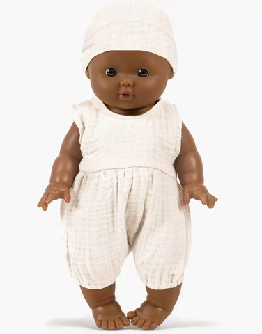 Minikane  Léon and his Noa romper in ecru cotton gauze with hat, Vintage 34cm Gordis doll