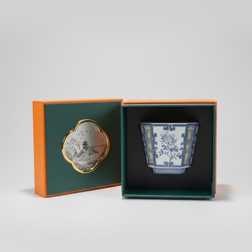 Chinoiserie Petite Planter with Candle in Gift Box