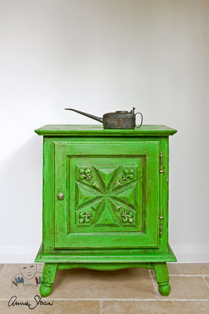 Antibes Green Annie Sloan Chalk Paint® - Thorn and Burrow