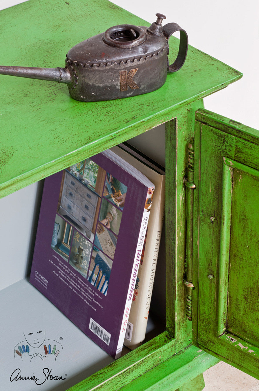 Antibes Green Annie Sloan Chalk Paint® - Thorn and Burrow