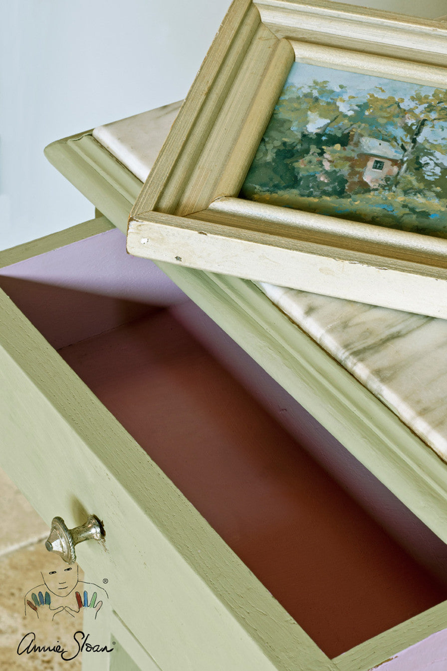 Château Grey Annie Sloan Chalk Paint® - Thorn and Burrow