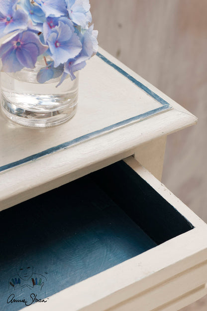 Country Grey Annie Sloan Chalk Paint® - Thorn and Burrow