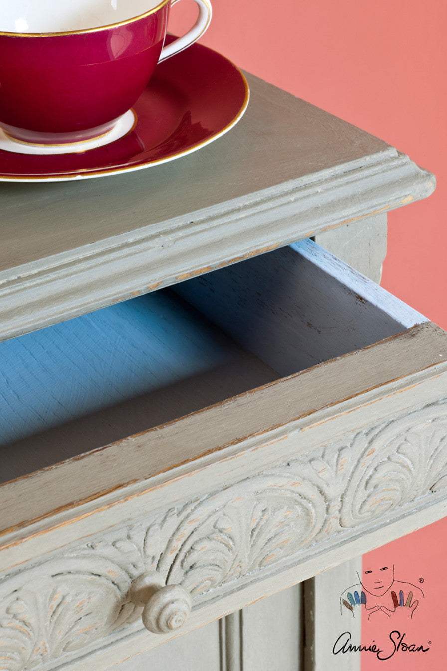 French Linen Annie Sloan Chalk Paint® - Thorn and Burrow