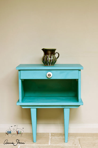 Provence Annie Sloan Chalk Paint® - Thorn and Burrow