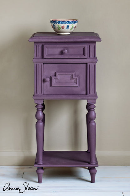 Side view of Rodmell Annie Sloan Chalk Paint®