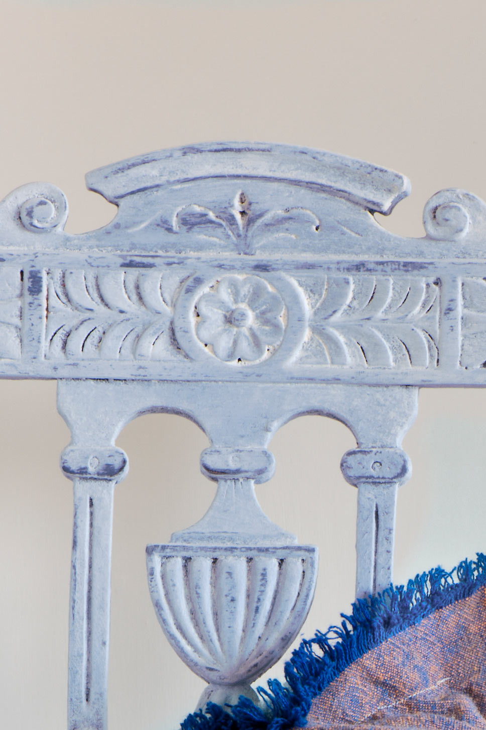 White Chalk Paint® Wax - Thorn and Burrow